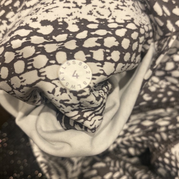 Lululemon size 4 python legging - Picture 7 of 7